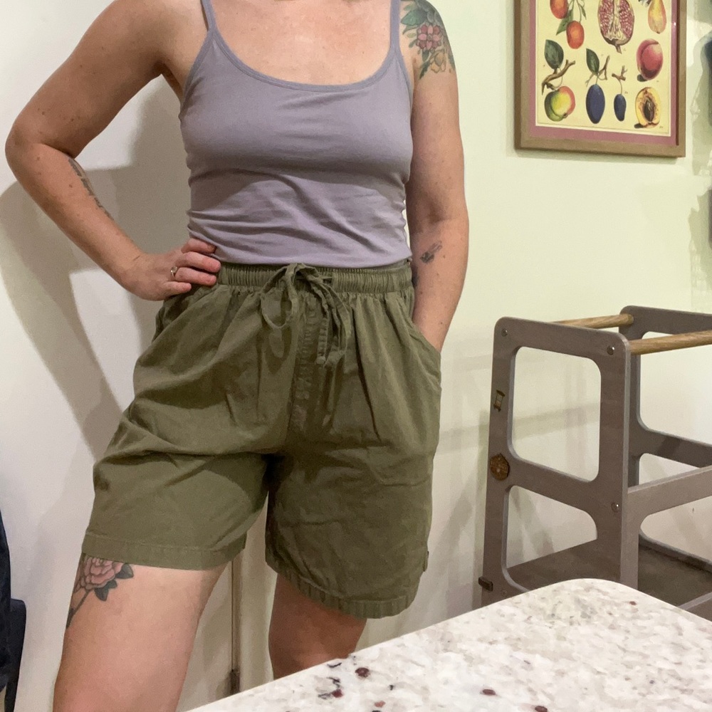Comfy drawstring shorts. Bobbie brooks size large
